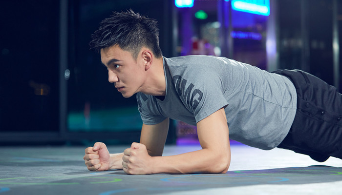 平板支撑一次多长时间合格 平板支撑多久合格 