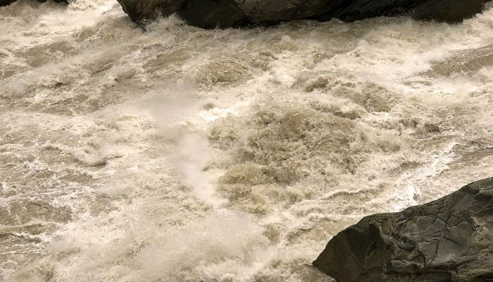 暴雨怎么形成的原因是什么 暴雨是怎样形成的