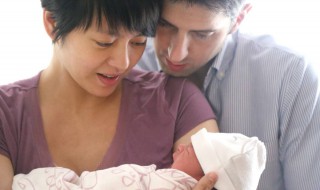 梦见抱着婴儿（梦见抱着婴儿对我笑）