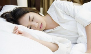 梦见和老公吵架（梦见和老公吵架摔东西）