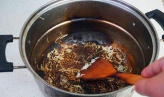 糊锅后如何清洗锅底（糊锅底了怎么清理干净）