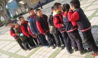 传话游戏简短拗口句子（传话游戏简短拗口句子怎么写）
