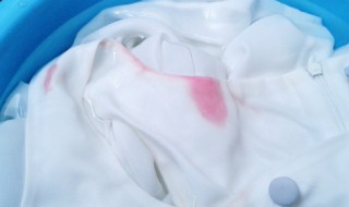 蓝色衣服掉色怎么恢复蓝色 深蓝色衣服掉色了怎么能恢复原来的颜色