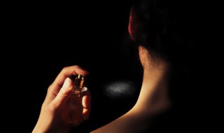 香水怎么使用比较好 香水怎么使用比较好视频