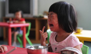 怎么让小孩上幼儿园不哭闹 怎么让孩子上幼儿园不哭闹