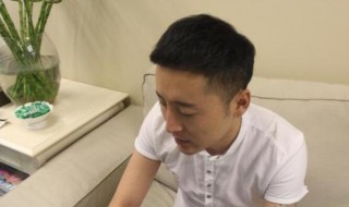 发际线高怎么办应该怎么解决（发际线高怎么办应该怎么解决女生）