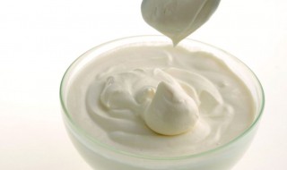 每天喝酸奶的最佳时间（一天喝酸奶的最佳时间）