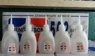 502胶水怎么去除手上 502胶水怎么去除手上的胶印