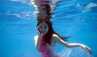 为什么有些人水里不能睁开眼睛（人为什么不能在水里睁开眼睛）