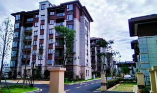 一梯两户的是什么房（一梯两户的是什么房屋）