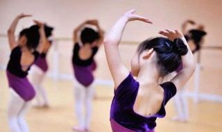 该怎么学好舞蹈（怎么学好舞蹈技术技巧）