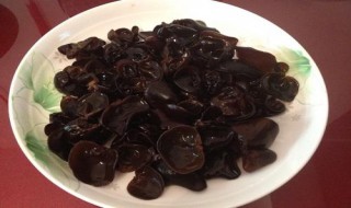 泡干黑木耳的方法（黑干木耳怎么泡发）