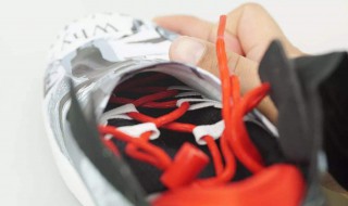 复杂的穿鞋带方法（特殊的穿鞋带方法）