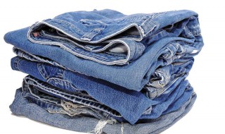 旅行叠裤子的方法 叠衣服和裤子的方法