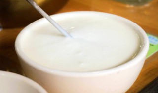 酸奶过期了还能做什么（酸奶过期了还能做什么美食）