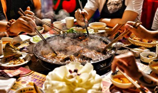 第一次见面要和女生吃火锅吗 第一次跟女生出去吃饭吃火锅可以吗?