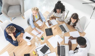 响亮霸气要押韵的口号（响亮霸气要押韵的口号搞笑）