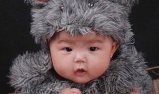 宝宝几个月断夜奶最好 宝宝几个月断夜奶最好呢