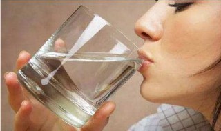 多喝水的好处和坏处 一天喝多少水比较合适