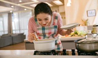 大姨妈过后吃什么汤比较好（大姨妈过后吃什么汤比较好一点）