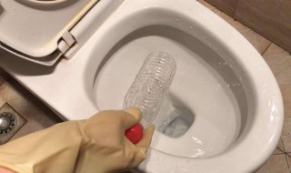 马桶堵了怎样疏通（马桶严重堵塞怎么疏通）