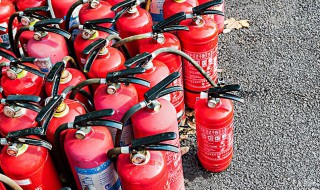 三氯化磷发生火灾用什么灭火器（三氯化磷发生火灾时）