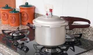 压力锅的使用方法及注意事项（压力锅的使用方法及注意事项视频教程）