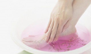 大暑伏天冻脚是怎么回事（伏天冻脚是什么原因）