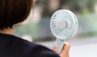 中暑有什么症状 中暑有什么症状,应该感如何治疗?