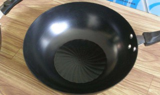 铁锅发锈怎么处理（铁锅发锈怎么处理掉）