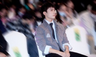 青年人应该怎样肩负起时代使命 青年人应该怎样肩负起时代使命作文