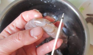 活剥虾线的方法 剥虾虾线技巧