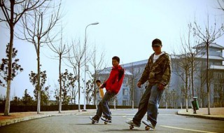 漂移板怎么玩（漂移板怎么玩儿）