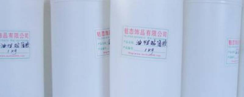 贴墙纸的胶水是什么胶（贴墙纸的胶水是什么胶水）