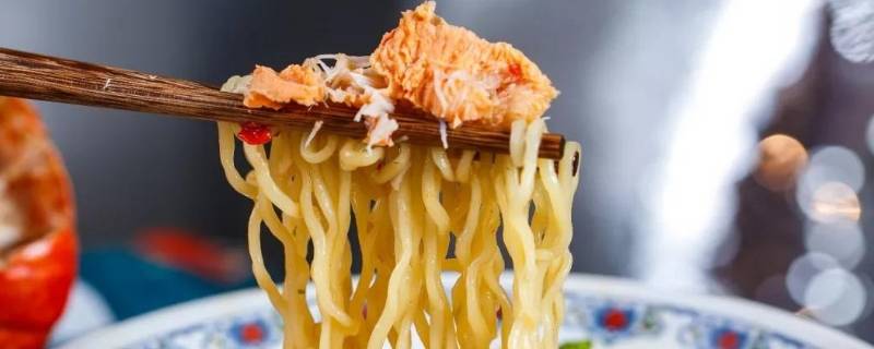 泡面和干吃哪个热量更高 泡面热量高还是干吃热量高