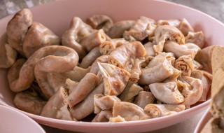 怎样清洗猪小肠子又快又干净（怎么洗猪小肠子又快又干净）