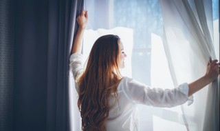 窗帘自己可以熨烫吗 窗帘洗完需要熨烫吗