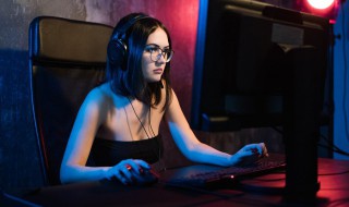 泰拉瑞亚剑类武器什么比较好 泰拉瑞亚身边有很多把剑的是什么武器