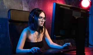 泰拉瑞亚红宝石哪里多（泰拉瑞亚大红宝石）