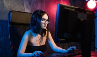 王者荣耀铠最强一刀秒人出装方法（王者荣耀铠的最强出装一刀秒满血的视频）