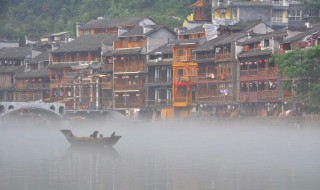 梦见下雨家里进水了