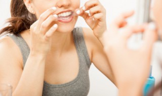 如何正确使用牙线（牙线用法）